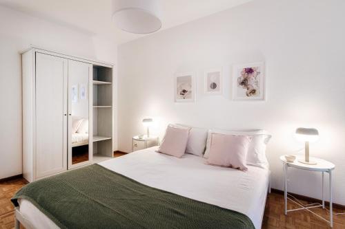 Pink Flat by Quokka 360 - close to the Italian border, Chiasso (photo 6)