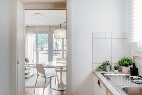 Pink Flat by Quokka 360 - Close to the Italian Border in Chiasso, Schweiz
