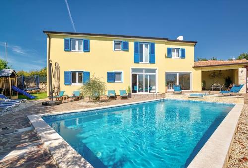 Villa Francesca 2 by Istrialux