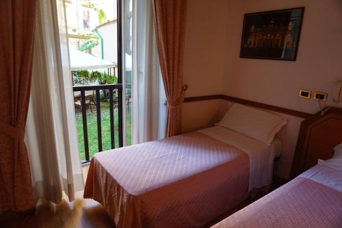 Green Hotel - image 14