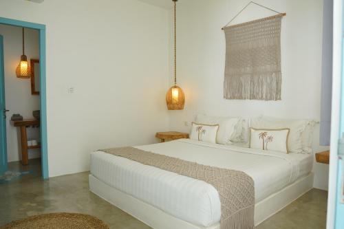 528391938 Seaesta Komodo Hostel & Hotel
