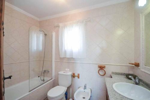 Three-Bedroom Villa image 4