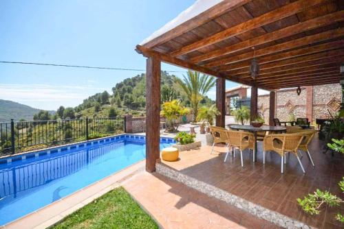 Three-Bedroom Villa image 1