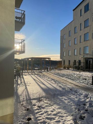 Newly built bright apartment, close to everything If you want to visit Stockholm, you will find the  in Nacka