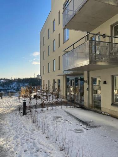 Newly built bright apartment, close to everything If you want to visit Stockholm, you will find the  in Nacka