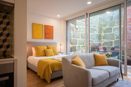 Golden Factory Apartment Downtown, Terrace and AC, Porto