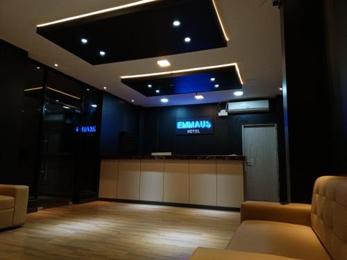 艾玛乌斯公寓酒店 (Emmaus condotel) in 安吉利斯/克拉克