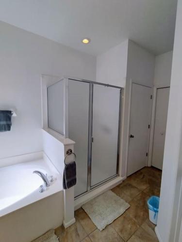 Hampton Lakes 6 bed Holiday Let with private Pool in Davenport, USA