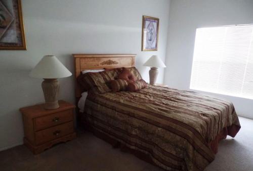 Hampton Lakes 6 bed Holiday Let with private Pool in Davenport, USA