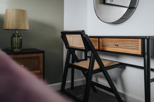 Leyland House - Private Parking Free Wi-Fi Garden