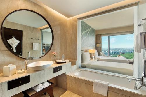 room detail thumbnail 2