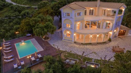 Magnificent Argassi Villa - 5 Bedrooms - Villa Anoipagasi - Spectacular Sea and City Views - Hilltop Location