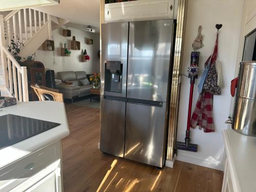 3' Subway, 15' Center, AC, Parking, Calm, Balcony in Les Lilas