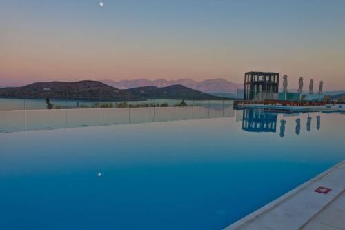 Royal Marmin Bay Boutique & Art Hotel