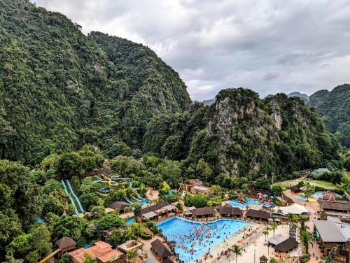 Amazing Views & Eco Friendly Luxury Onsen Suites, Lost World of Tambun