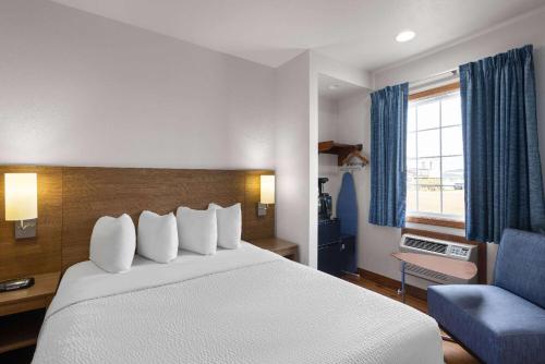Days Inn by Wyndham Kill Devil Hills Oceanfront - Wilbur - image 10