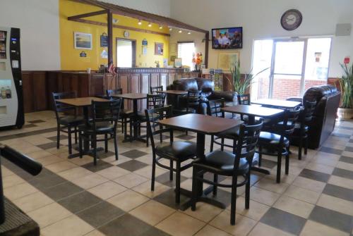 Days Inn by Wyndham Alamosa - image 10