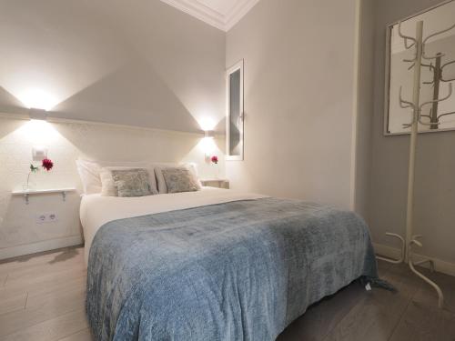 Stunning APT 3 PAX 15 min Gran via & Plaza Mayor, Madrid