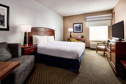 Hampton Inn Longmont - image 10