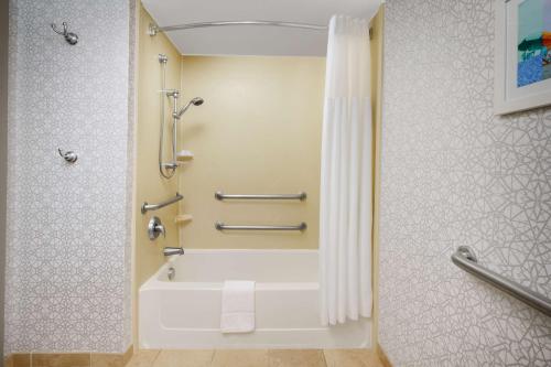 Hampton Inn Ft. Lauderdale-Cypress Creek - image 11