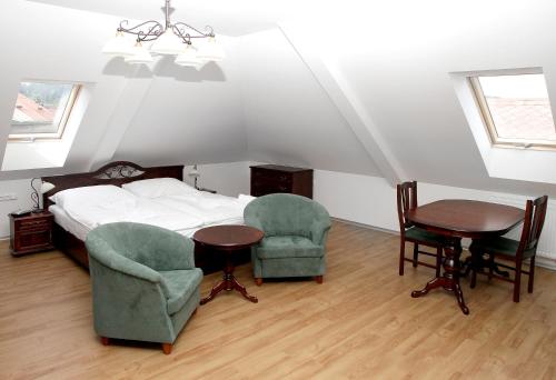1 queen bed