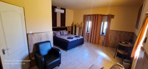 Panzio A mi Paradicsomunk - Pecs