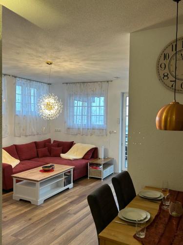 Stilvolle und moderne Ferienwohnung - Apartment - Stockach