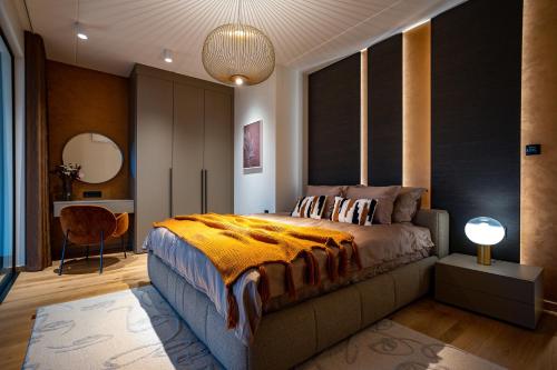 Elegant Seaview Penthouse 3BR Ensuite Luxury Retreat with Sauna and Free Parking Elegant Seaview Penthouse 3BR Ensuite Luxury Retreat with Sauna and Free Parking