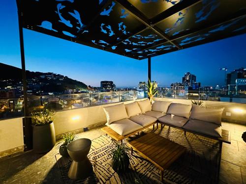 Tokyo Studio With Balcony - Book 4 & Get 5th Night Free - Cape Town