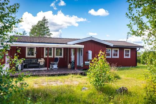 Långrösta; Ruime blokhut grenzend aan bos - Chalet - Hagfors