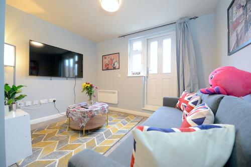 2 BED TERRACED FLAT PICCADILLY LINE, Londyn
