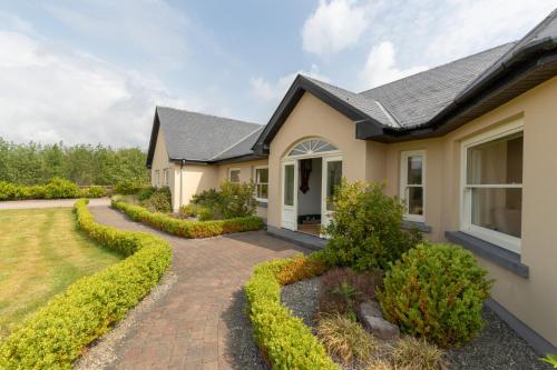 Dromard, Kenmare (photo 2)