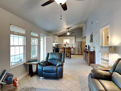 The Floundering Pearl - Sun Harbor Cottage 12 in Rockport, USA