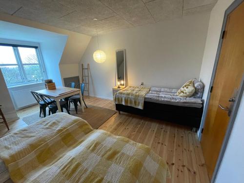 Room 17 - Hawkraft kulturhotel, Vestervig (photo 3)