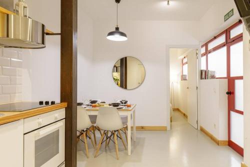 Peaceful Apartment close to Plaza Mayor - image 2