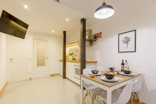 Peaceful Apartment close to Plaza Mayor - image 6