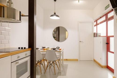 Peaceful Apartment close to Plaza Mayor - image 10