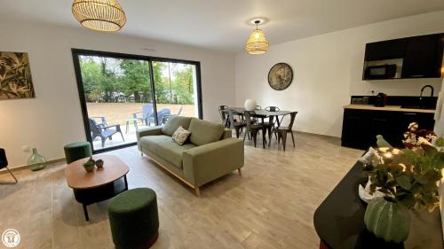 Facilities, Breakislebed 3 Maisons CHU LIMOGES in Limoges