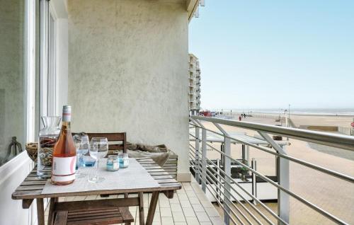 Beach Front Apartment In Oostende With House Sea View