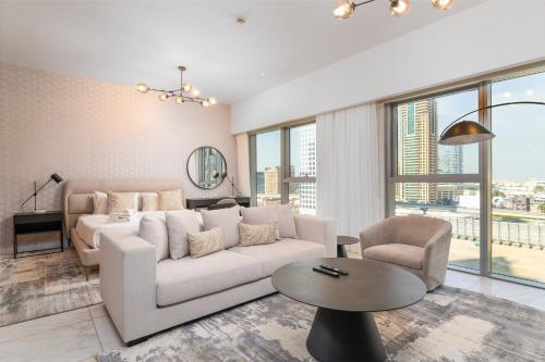Nasma Luxury Stays - Modern Studio Apartment with City View In DIFC