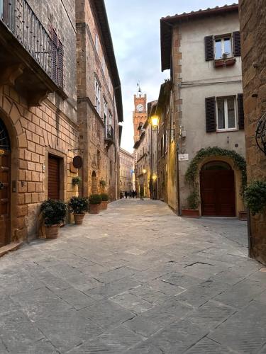 ROSSELLINO® - image 8