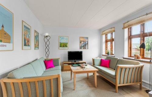  3 Bedroom Cozy Home In Rudkøbing in Spodsbjerg