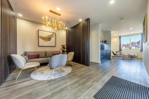 ห้องประชุม / บอลรูม, Luxury 1 Bedroom serviced apartment with Roof terrace & Gym in สตีเวนเนจ