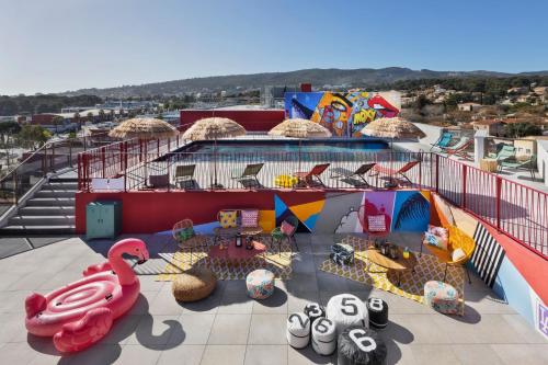 Moxy La Ciotat - Hôtel - La Ciotat