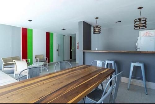 One-Bedroom Apartment image 5