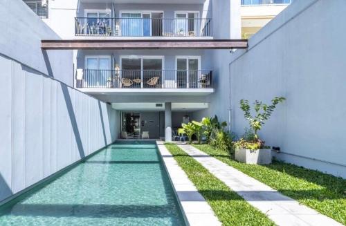 Apartment with Balcony image 7