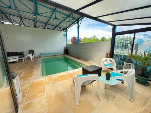 Chtx maison 7 pers jardin piscine