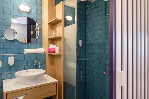 Business Double Room with Balcony and Lake View