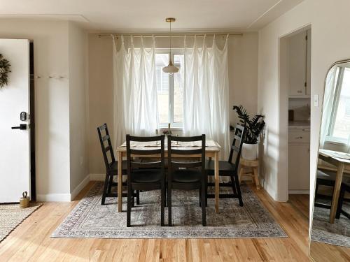Mile High Organic Cottage in Arvada, USA