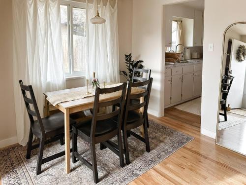 Mile High Organic Cottage in Arvada, USA